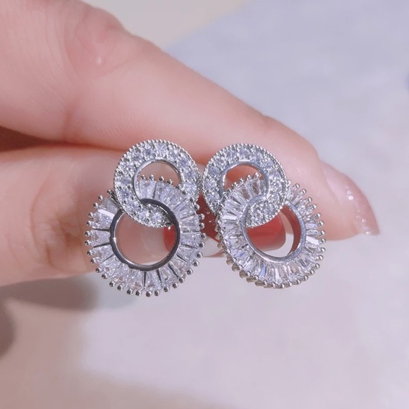 New Silver Round Cute Bling Zircon Stone Stud Earrings - Picture 4 of 6